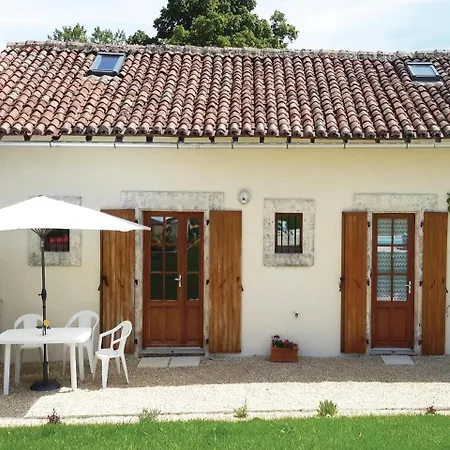 בית נופש Two-bedroom Holiday In Asnois *