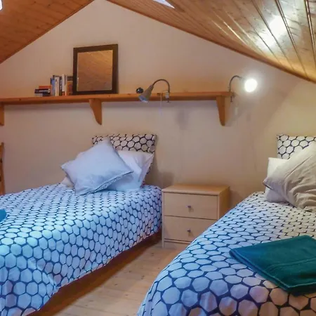 Two-bedroom Holiday In Asnois בית נופש Asnois (Vienne)