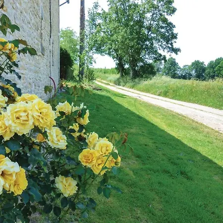 בית נופש Two-bedroom Holiday In Asnois Asnois (Vienne)
